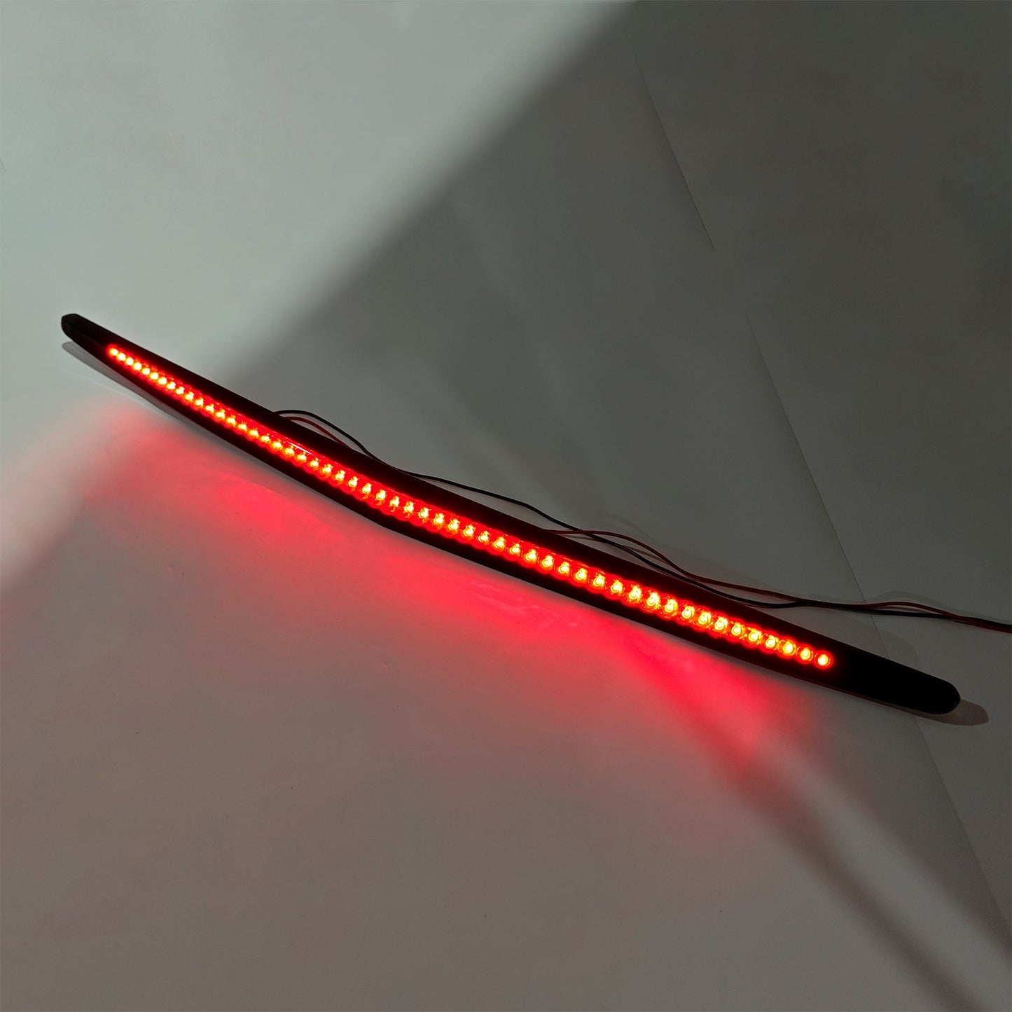 Troisième feu stop arrière à LED pour Cadillac DTS 2006-2011 (25844853)