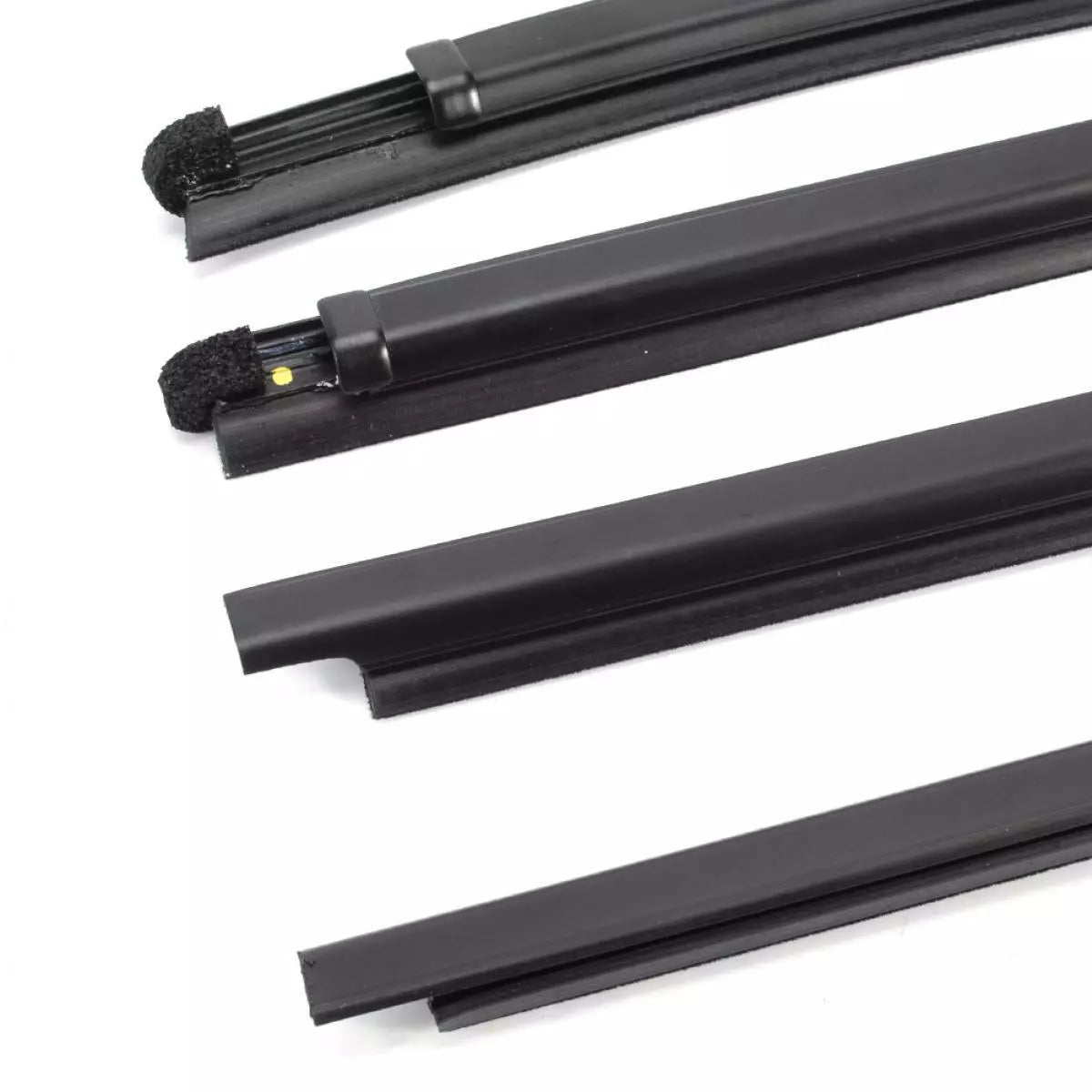 Isuzu Dmax 2012-2018 4PCS Weatherstrip 8-98340807-0 8-98052197-2