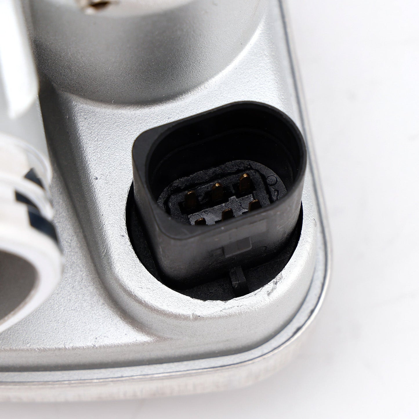 2001-2005 BMW 320I 13547502444 Throttle Body