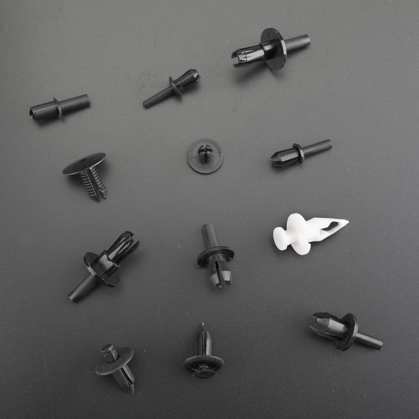 690PCS Fender Door Hood Bumper Trim Clips Body Retainer Assortment & Screwdriver