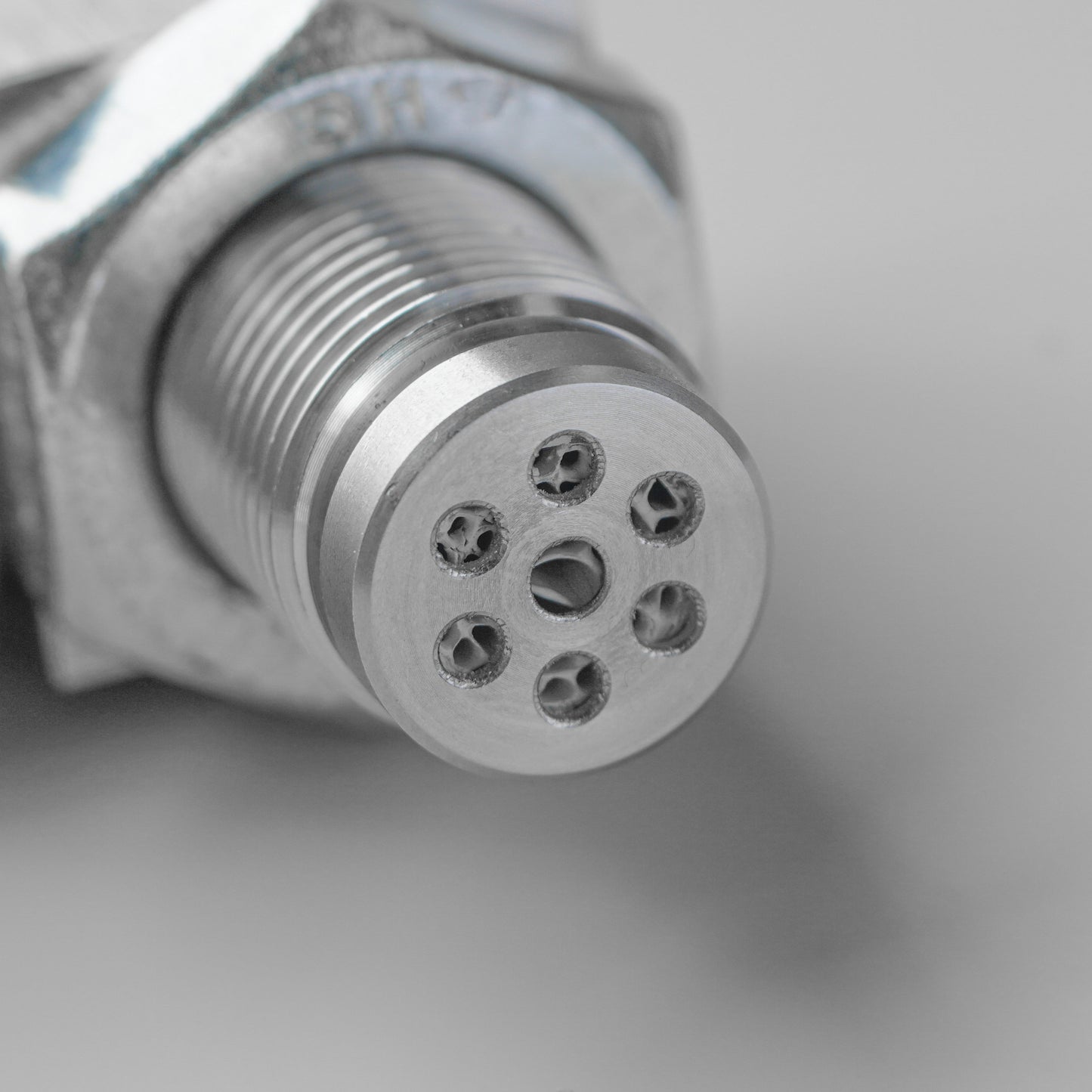 Adaptateur d'espacement de capteur d'O2 pour tuyau d'échappement Mini Cat 90°, simulateur de catalyseur, témoin de contrôle du moteur, éliminateur CEL P0420/P0042/P0430 