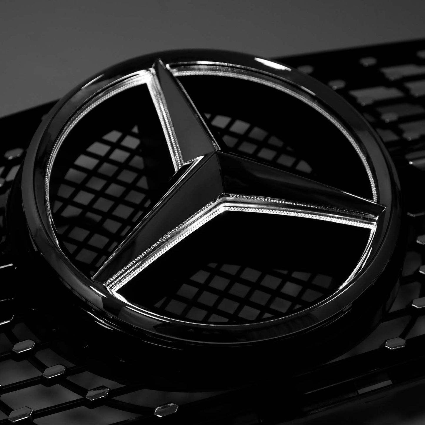 2008-2014 Mercedes Benz W204 C-Class C300 C350 Diamond Front Bumper Grill LED Emblem Grille